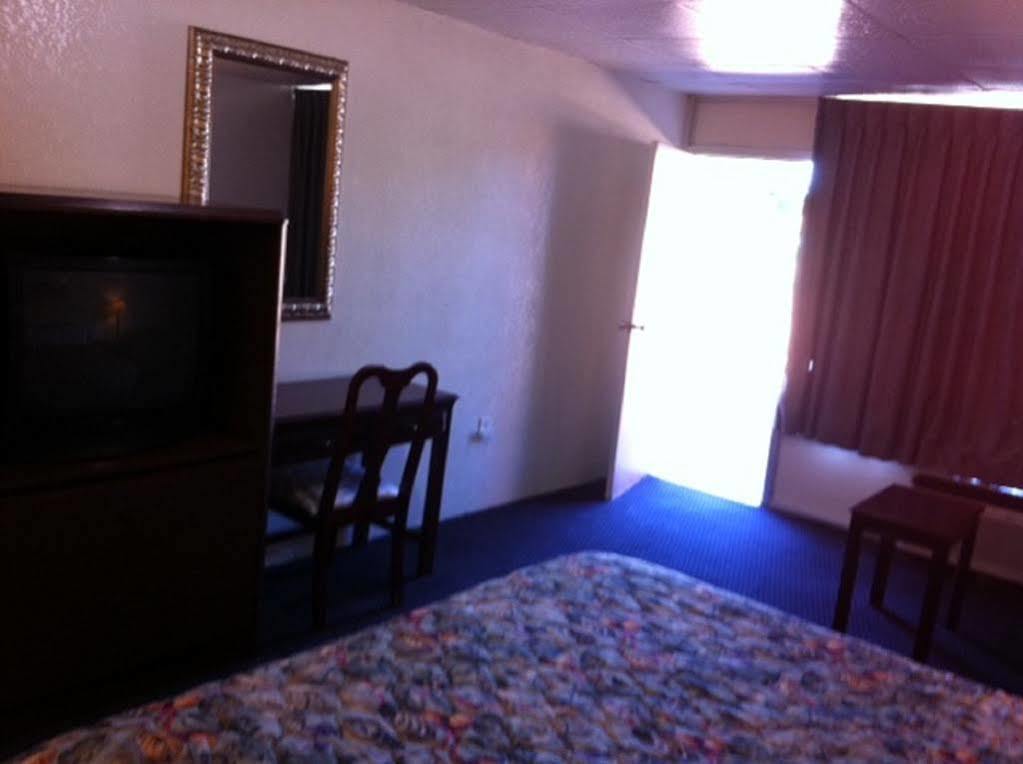 Kings Inn Valliant Bagian luar foto